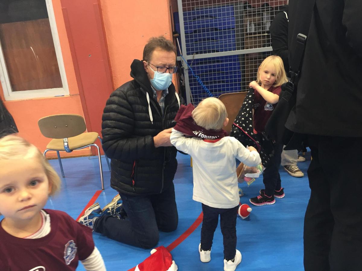 Distribution au Baby Volley