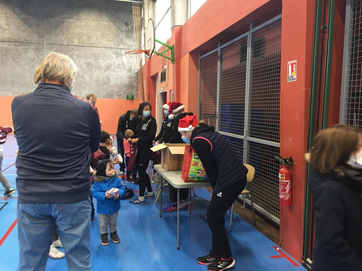 Distribution au Baby Volley